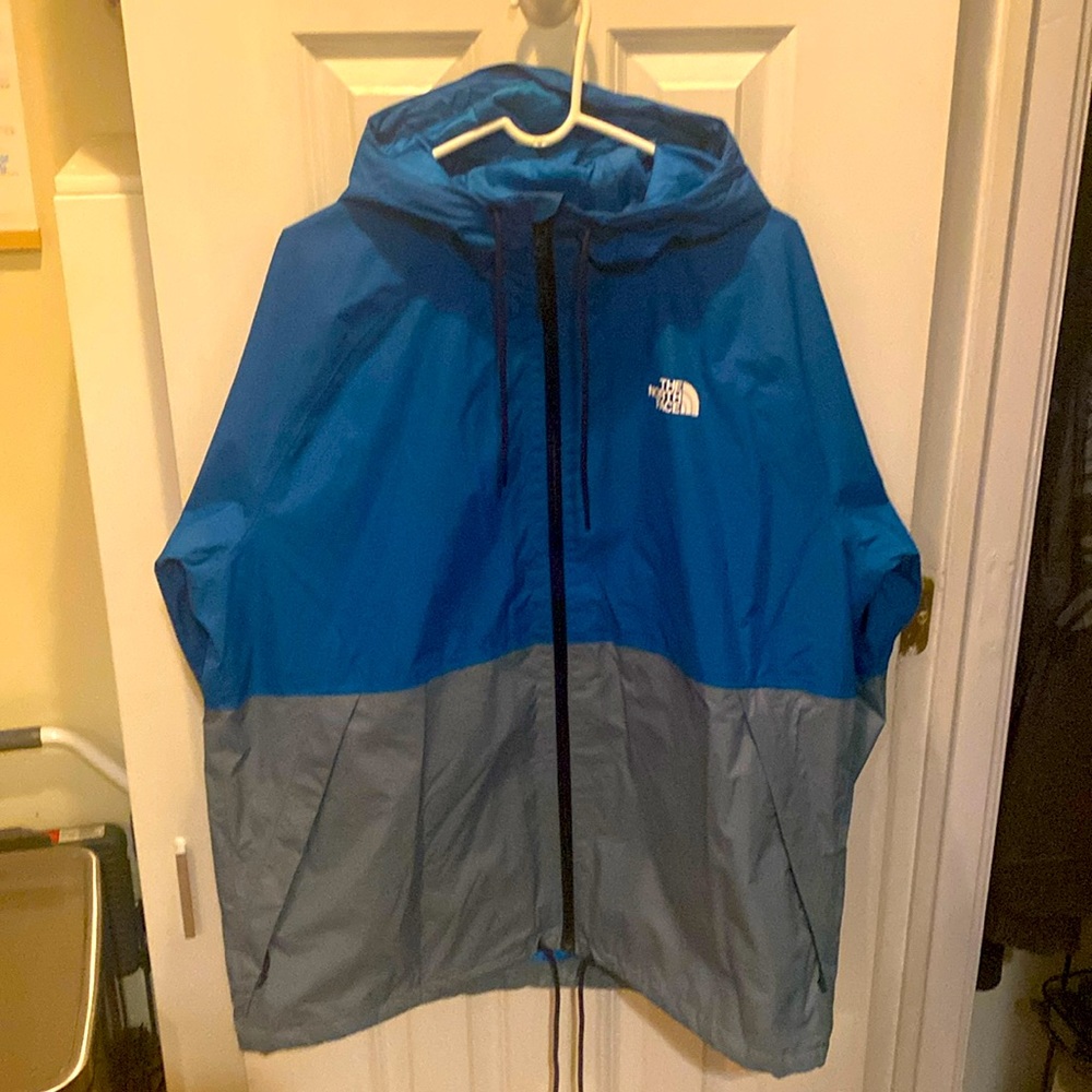 Men two tone rain jacket, extra large (tall) Turquoise/ sea green. Like new